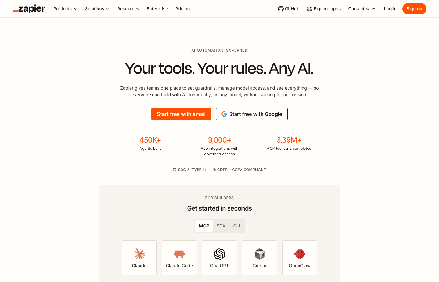 Die Zapier-Homepage zeigt KI-gestützte Workflow-Automatisierung mit über 9.000 App-Integrationen